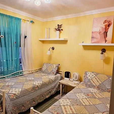 Sweet Apartment *